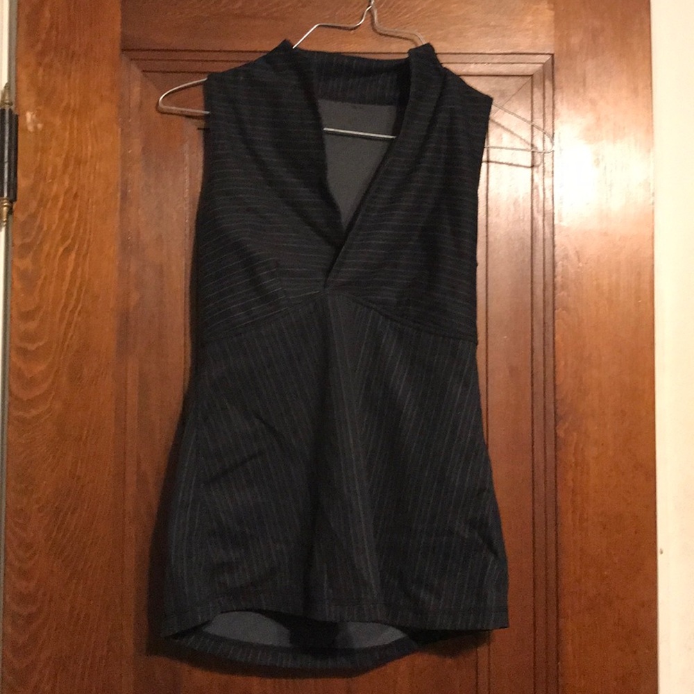 Lululemon workout top